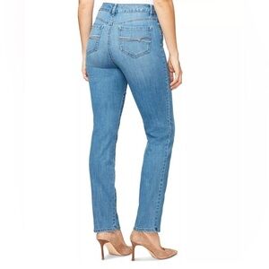 NWT GLORIA VANDERBILT Women's Amanda Slim Jeans Size 10 Short Color
